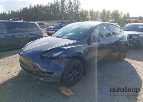 2024 Tesla Model Y Long Range Dual Motor All-Wheel Drive/Rwd из США, поврежденный, VIN 7SAYGDED3RF183932